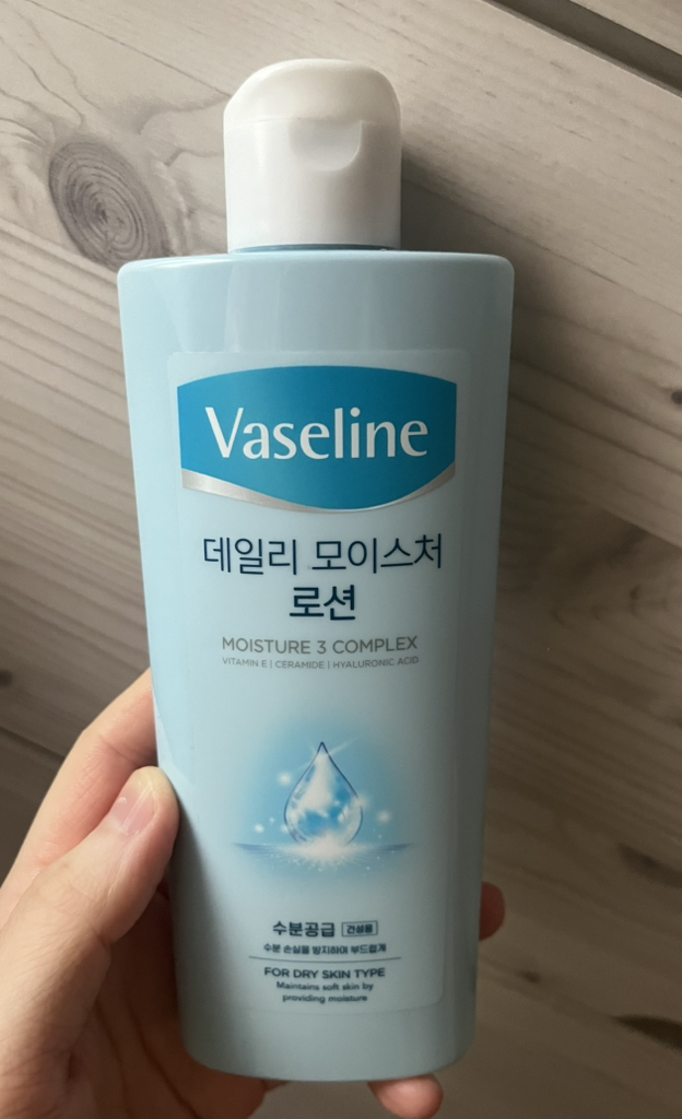 바세린 (Vaseline) 데일리 모이스처 바디로션 review image