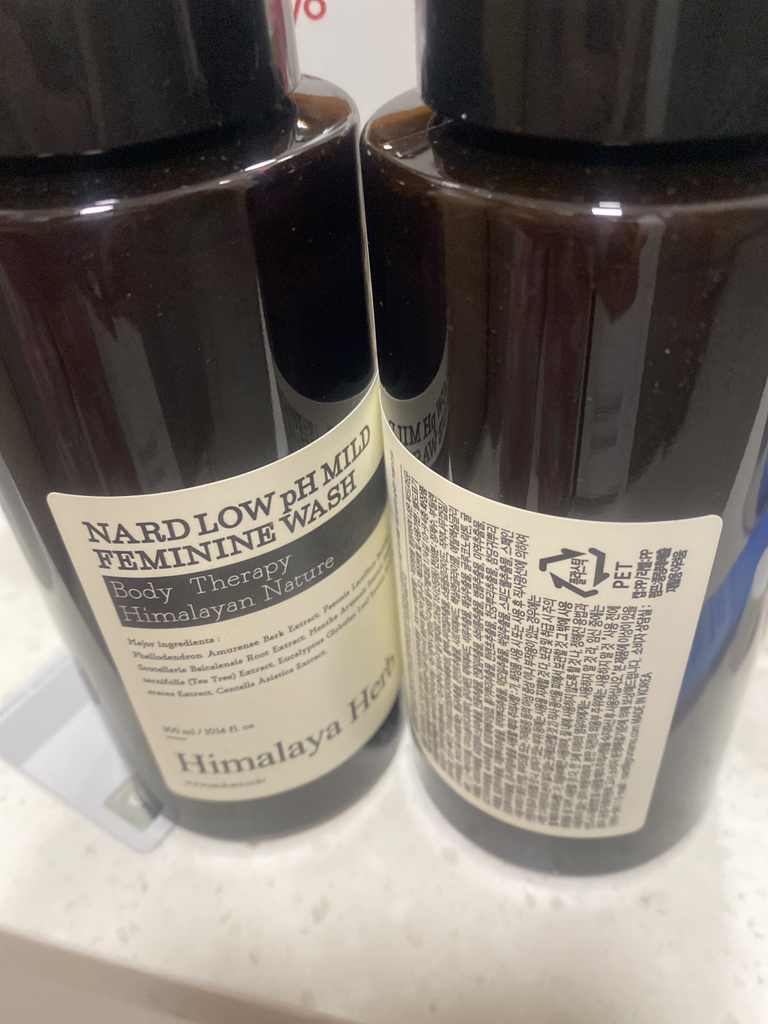 Ảnh đánh giá thực tế của người dùng về Dung dịch vệ sinh phụ nữ nhẹ nhàng có tính axit yếu