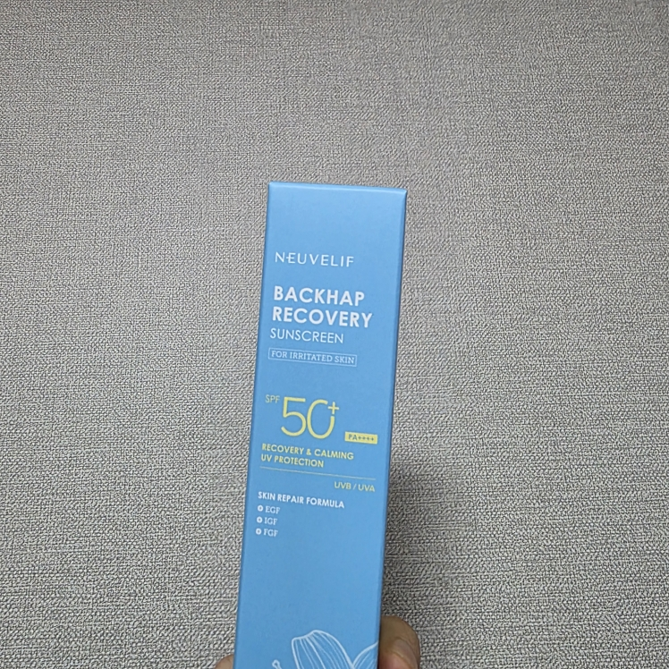 뉴베리프 (NEUVELIF) 백합 리커버리 선크림  [SPF50+/PA++++] review image