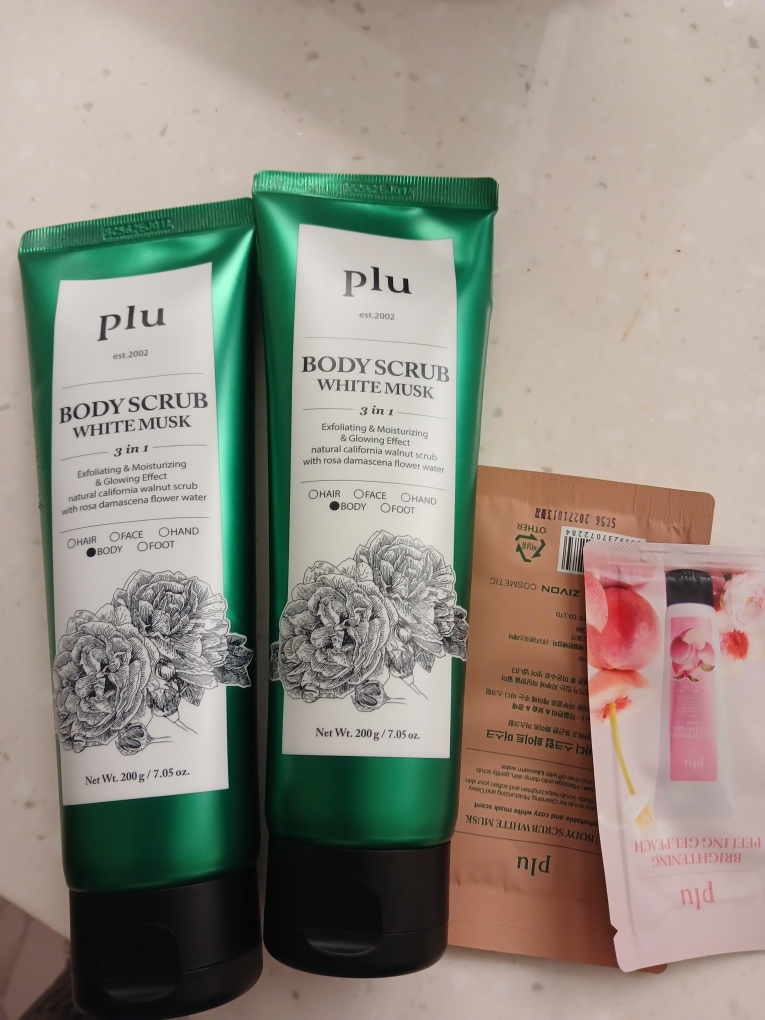 Plu Original Body Scrub [White Musk] review image
