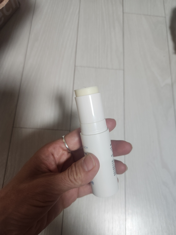 아이레시피 (irecipe) 워터리 터치 에센스 선 밤 [SPF50+/PA++++] review image