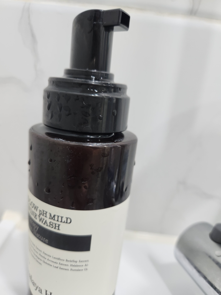 Ảnh đánh giá thực tế của người dùng về Dung dịch vệ sinh phụ nữ nhẹ nhàng có tính axit yếu