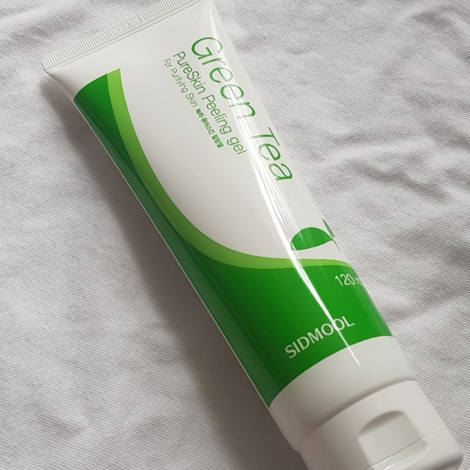 Ảnh đánh giá thực tế của người dùng về Gel tẩy tế bào chết trà xanh