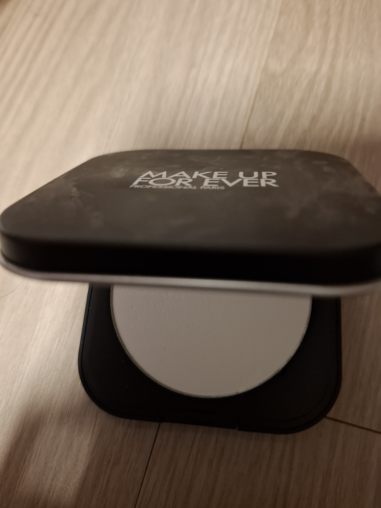 메이크업포에버 (MAKEUPFOREVER) UHD 프레스드 파우더 [01 트랜스루센트] review image