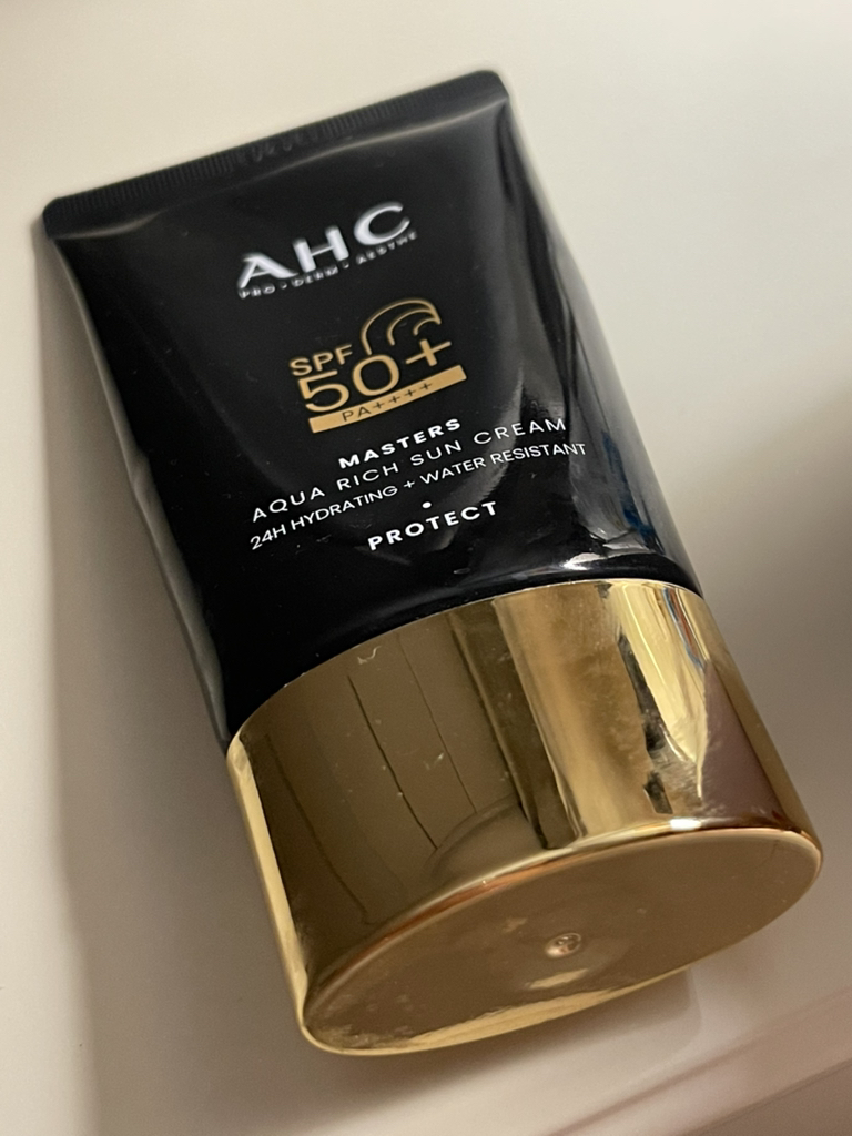 AHC (에이에이치씨) 마스터즈 아쿠아 리치 선크림 [SPF50+/PA++++] review image