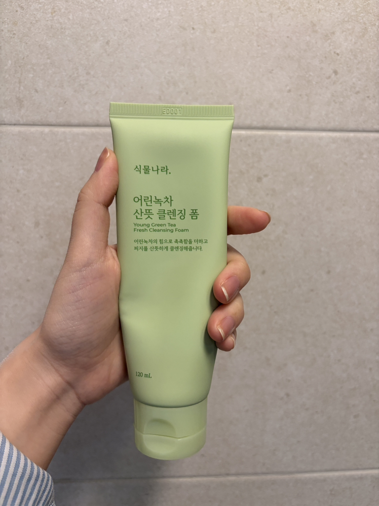 식물나라 (SHINGMULNARA) 어린녹차 산뜻 클렌징 폼 review image