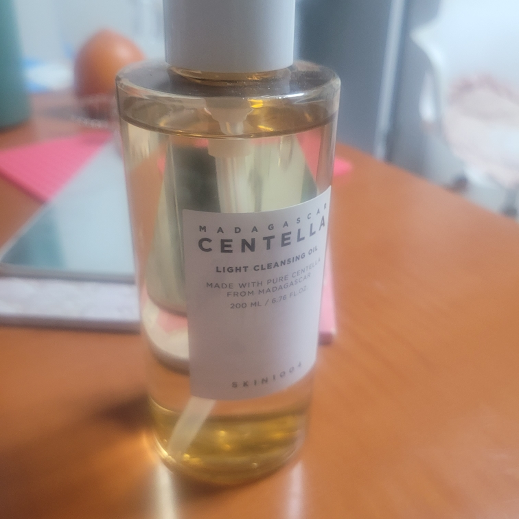 Ảnh đánh giá thực tế của người dùng về Madagascar Centella Light Cleansing Oil