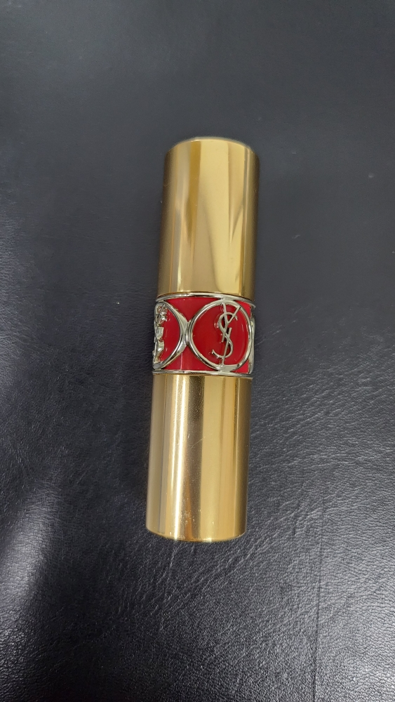 입생로랑뷰티 (YVESSAINTLAURENTBEAUTY) 루쥬 볼륍떼 샤인 [45호 루쥬턱시도] review image