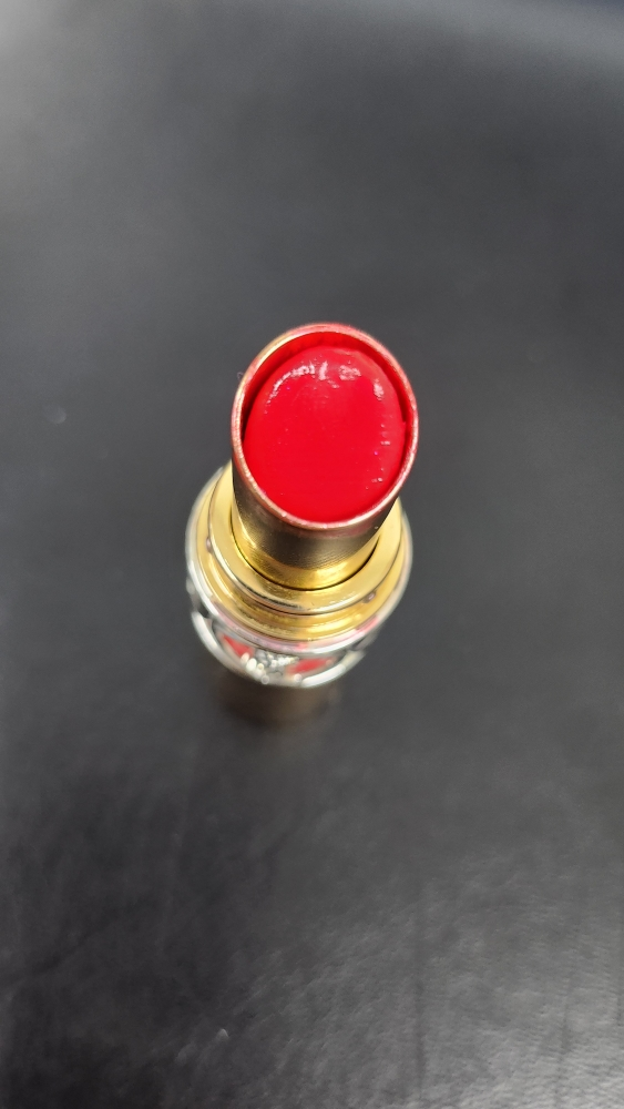 입생로랑뷰티 (YVESSAINTLAURENTBEAUTY) 루쥬 볼륍떼 샤인 [45호 루쥬턱시도] review image