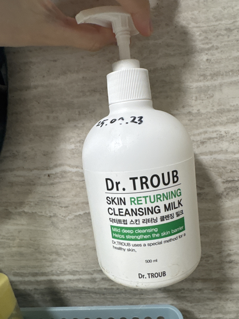 Ảnh đánh giá thực tế của người dùng về Sữa rửa mặt Dr. Truff