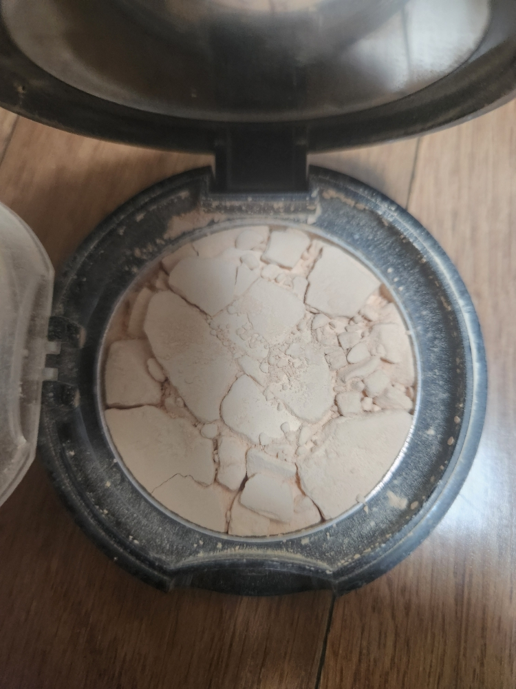 어바웃톤 (ABOUT_TONE.) 블러 파우더 팩트 [02 라이트] review image