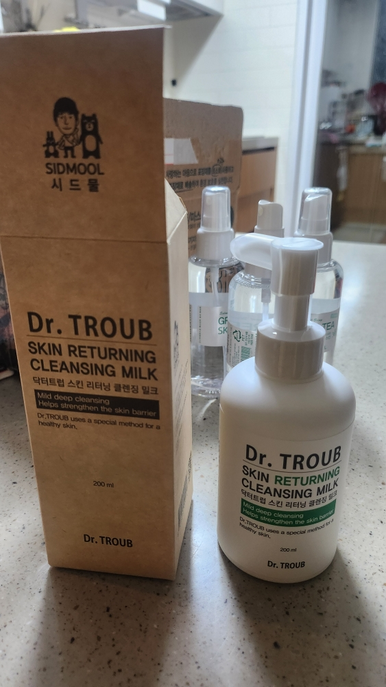 Ảnh đánh giá thực tế của người dùng về Sữa rửa mặt Dr. Truff