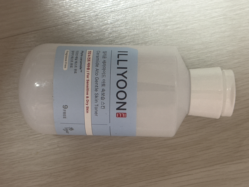 일리윤 (ILLIYOON) 세라마이드 아토 속보습 스킨 review image