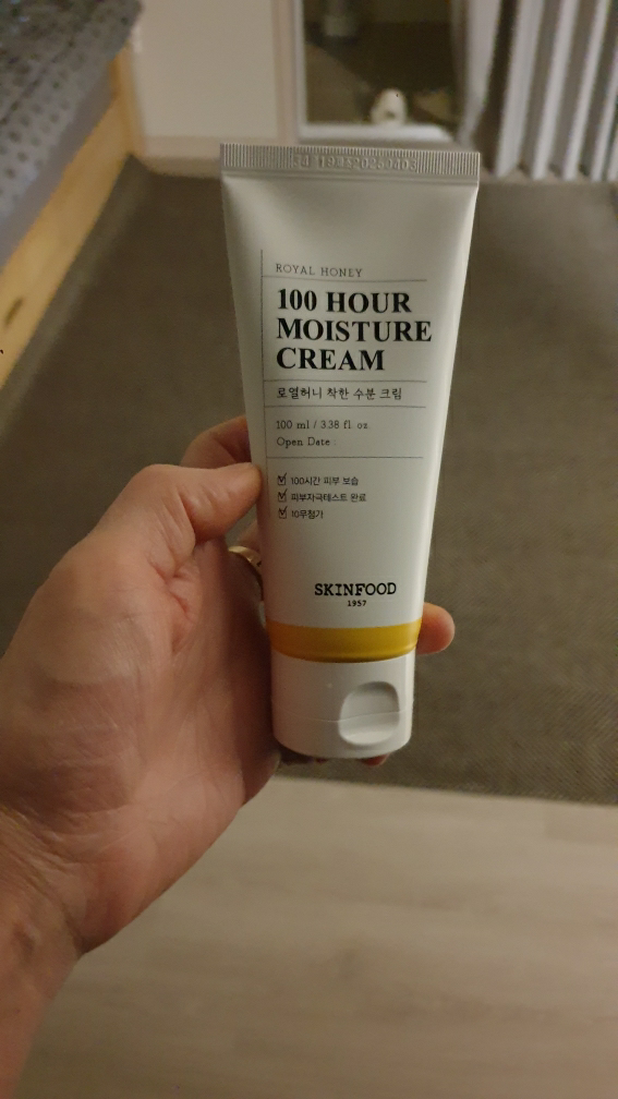 SKINFOOD Royal Honey Good Moisture Cream review image