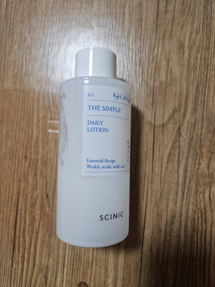 Ảnh đánh giá thực tế của người dùng về Kem dưỡng da hàng ngày đơn giản hơn