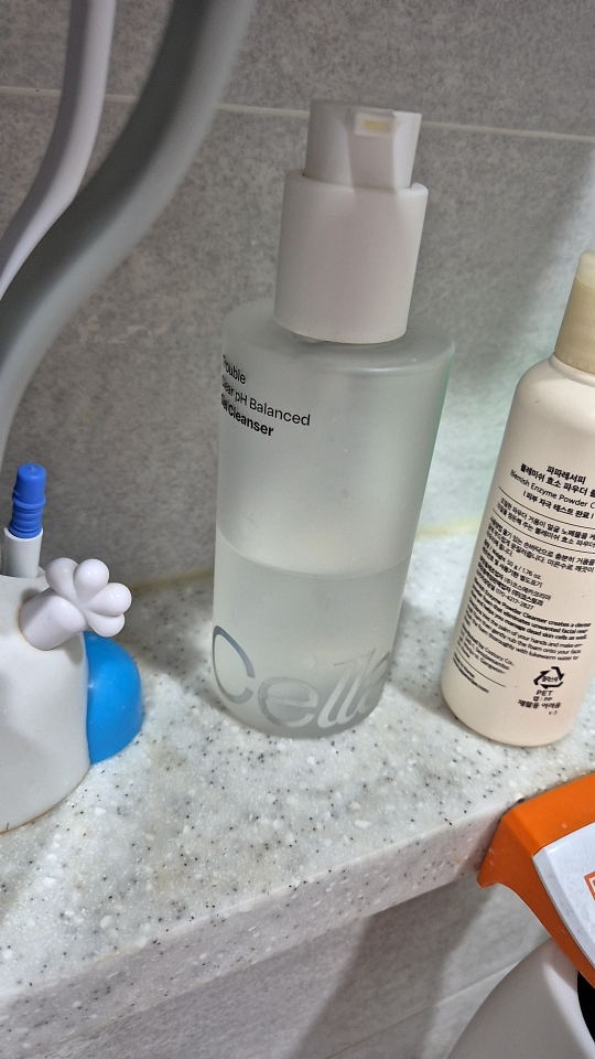 셀라딕스 (Celladix) 트러블 클리어 약산성 젤클렌저 review image