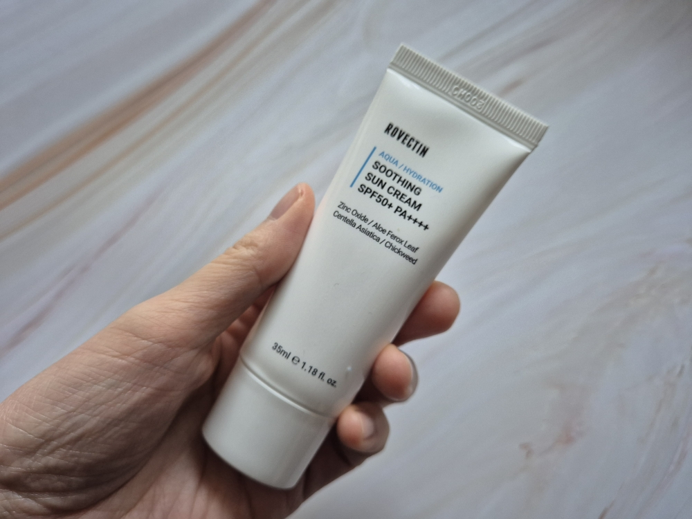 ROVECTIN Protector solar calmante Aqua [SPF50+/PA++++] review image