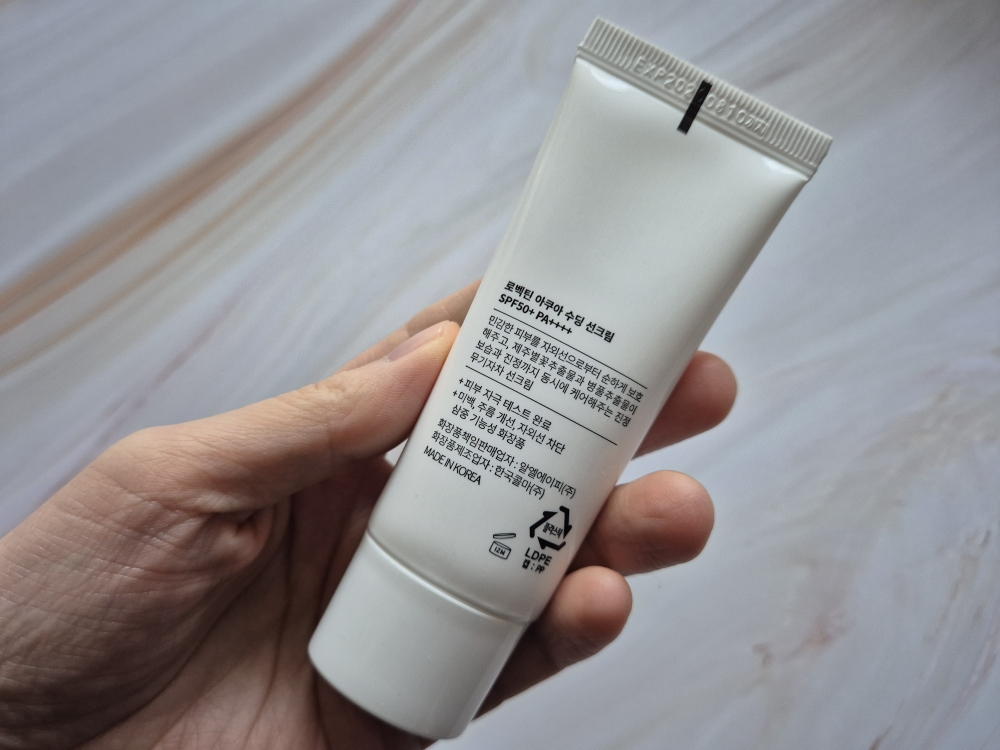 ROVECTIN Protector solar calmante Aqua [SPF50+/PA++++] review image