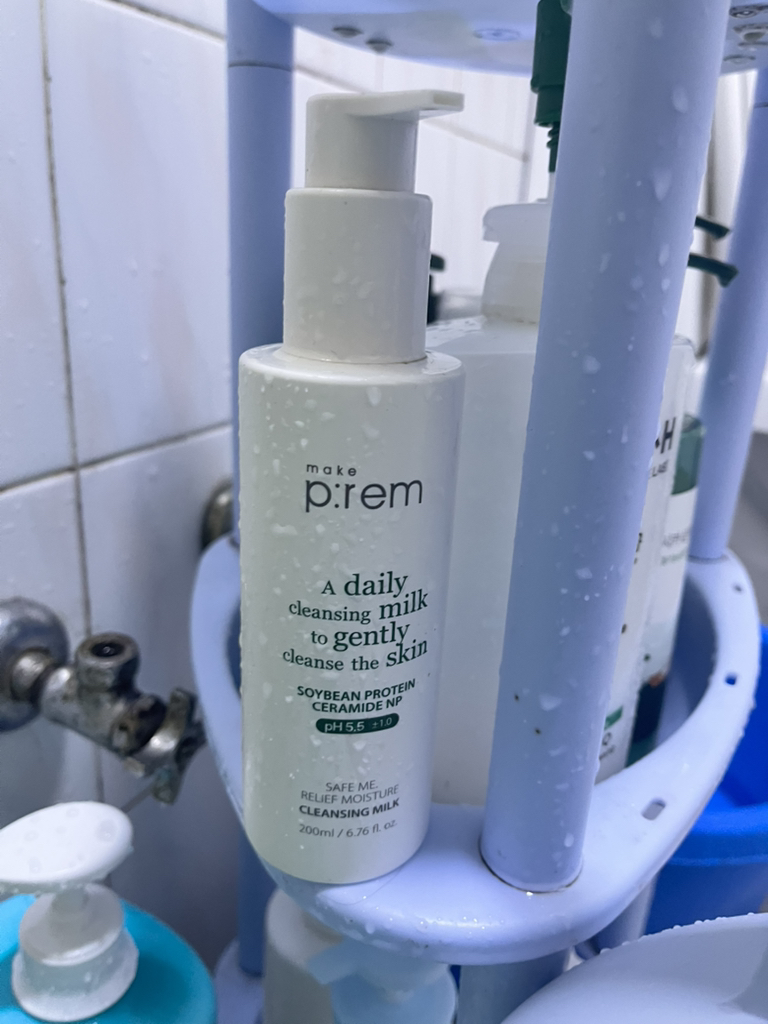 Ảnh đánh giá thực tế của người dùng về Safe Me Relief Moisture Cleansing Milk