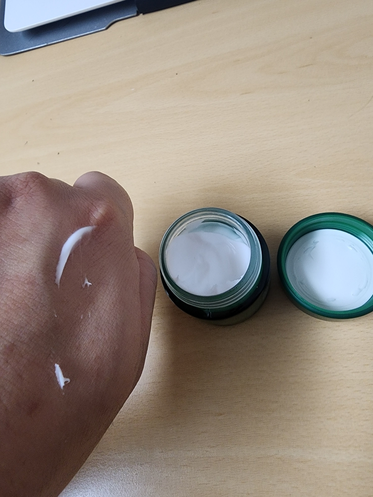 이니스프리 (INNISFREE) 그린티 버터 보습 크림 review image