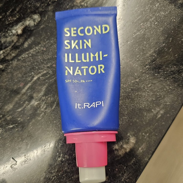 잇라피 (It.RAPI) 세컨드 스킨 일루미네이터 톤업선크림 [SPF50+/PA++++] review image