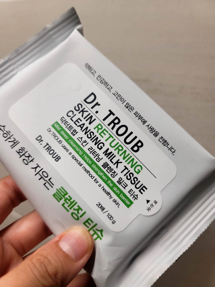 Ảnh đánh giá thực tế của người dùng về Sữa rửa mặt Dr. Truff