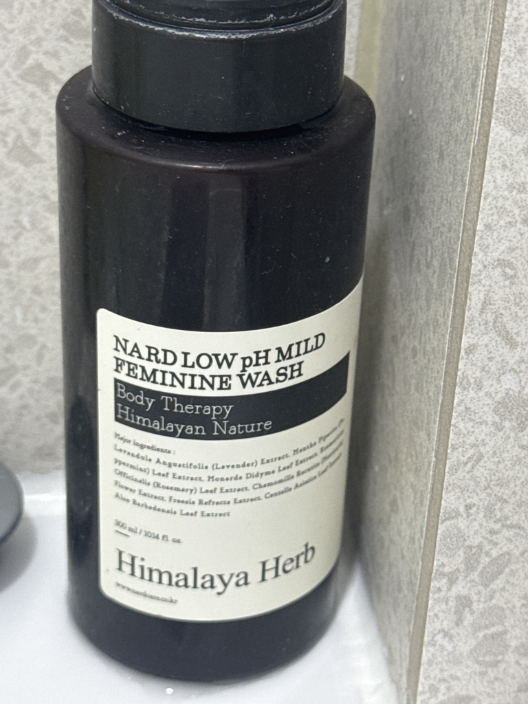 NARD Dung dịch vệ sinh phụ nữ nhẹ nhàng có tính axit yếu review image