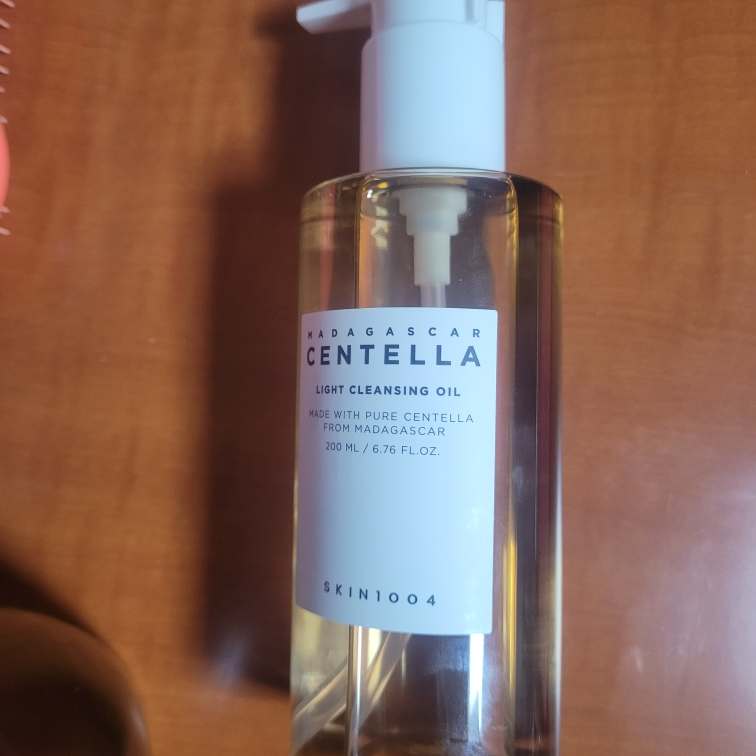 SKIN1004 Madagascar Centella Light Cleansing Oil review image
