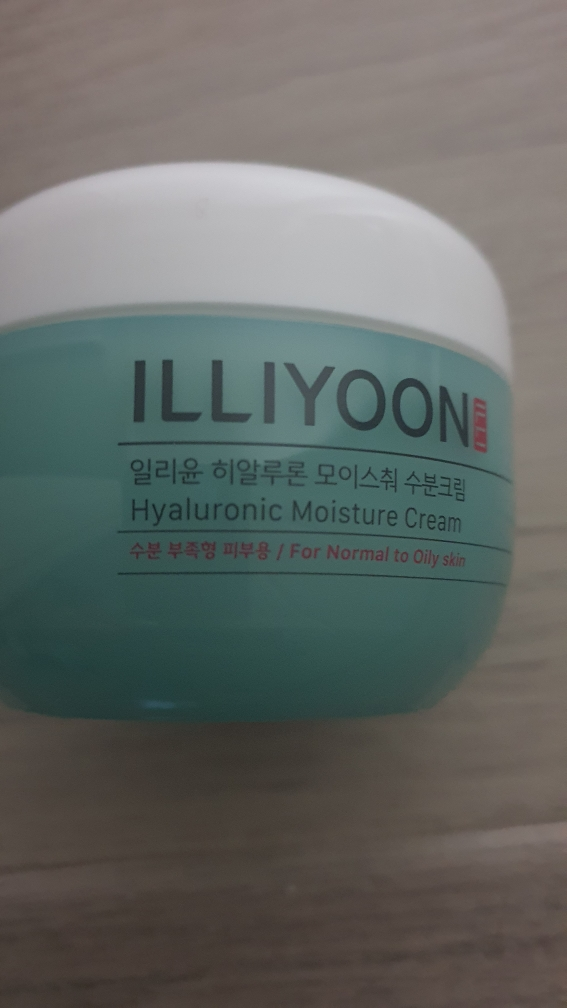 일리윤 (ILLIYOON) 히알루론 모이스춰 수분크림 review image
