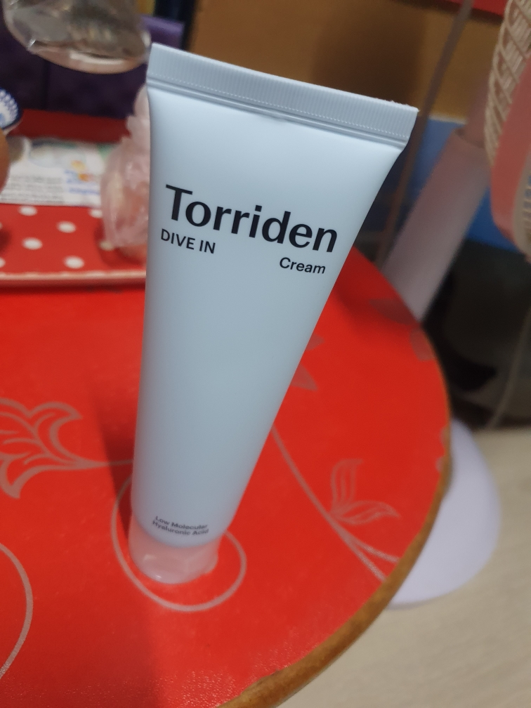 Ảnh đánh giá thực tế của người dùng về Kem dưỡng da chứa axit hyaluronic phân tử thấp Dive In