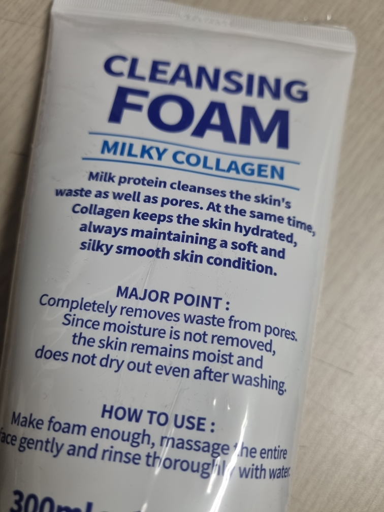 W.피부연구소 (W.SKINLABORATORY) 밀키 콜라겐 대용량 클렌징폼 review image