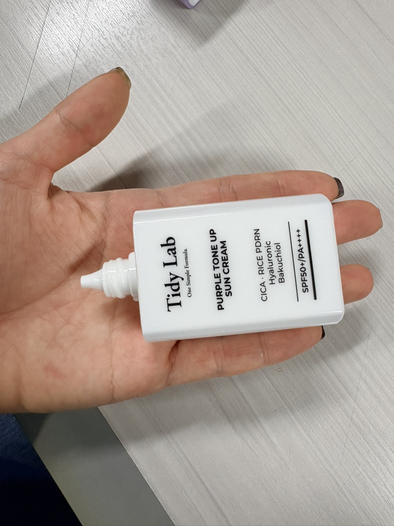 타이디랩 (Tidy Lab) 퍼플톤업 선크림 [SPF50+/PA++++] review image