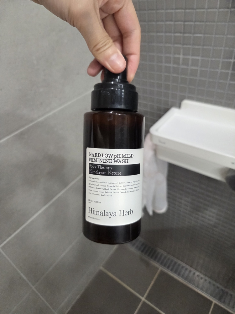 NARD Dung dịch vệ sinh phụ nữ nhẹ nhàng có tính axit yếu review image