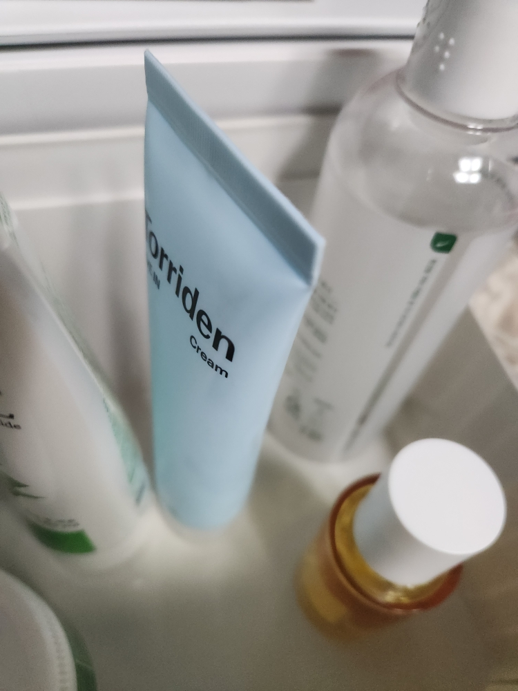 Ảnh đánh giá thực tế của người dùng về Kem dưỡng da chứa axit hyaluronic phân tử thấp Dive In