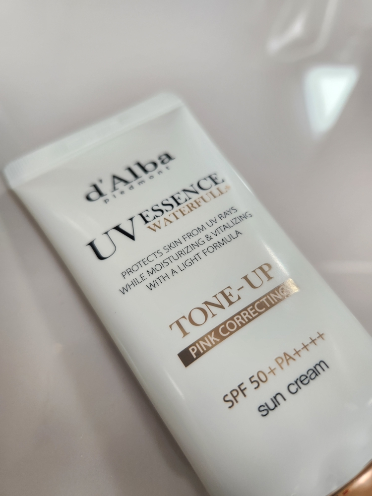 달바 (d'Alba) 워터풀 선크림 [SPF50+/PA++++] [톤업/핑크] review image