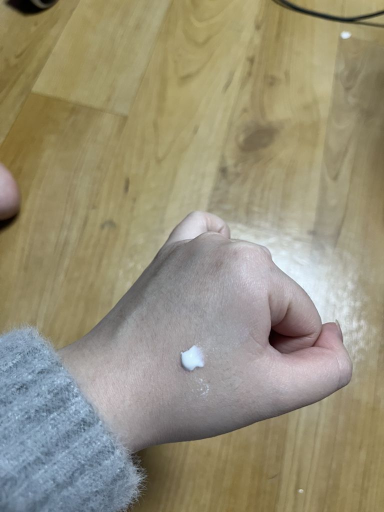 라운드어라운드 (ROUNDAROUND) 컴포트 그린티 수분 선크림 [SPF50+/PA++++] review image