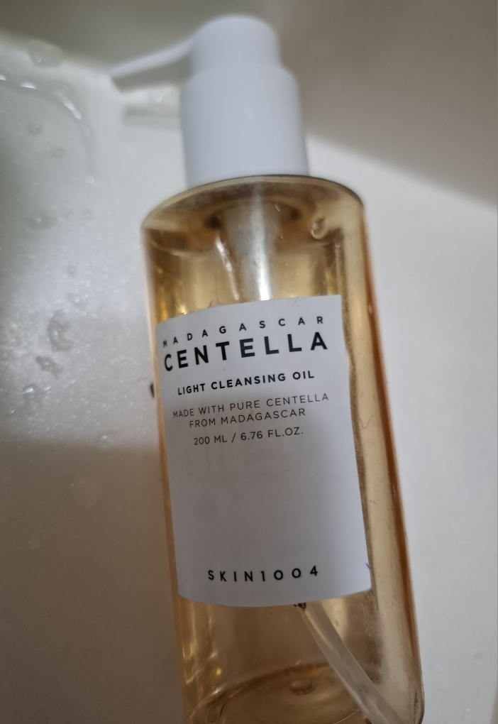SKIN1004 Madagascar Centella Light Cleansing Oil review image