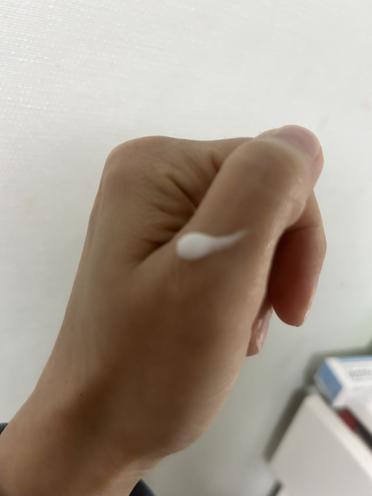 Ảnh đánh giá thực tế của người dùng về Kem dưỡng da chứa axit hyaluronic phân tử thấp Dive In