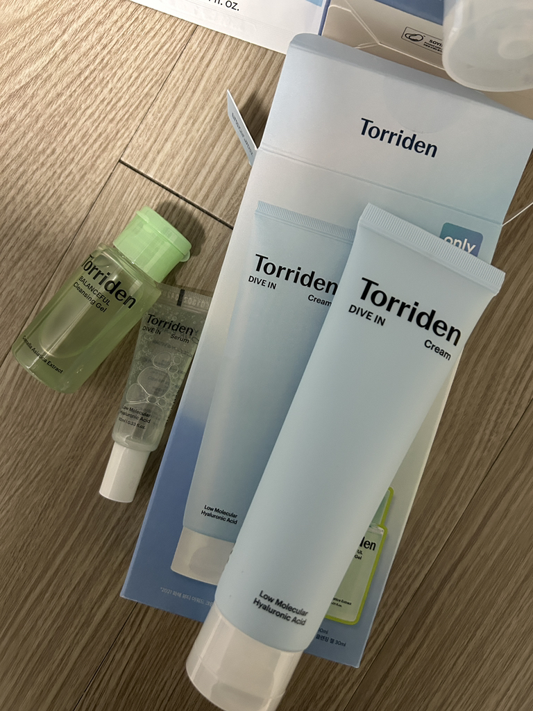 Ảnh đánh giá thực tế của người dùng về Kem dưỡng da chứa axit hyaluronic phân tử thấp Dive In