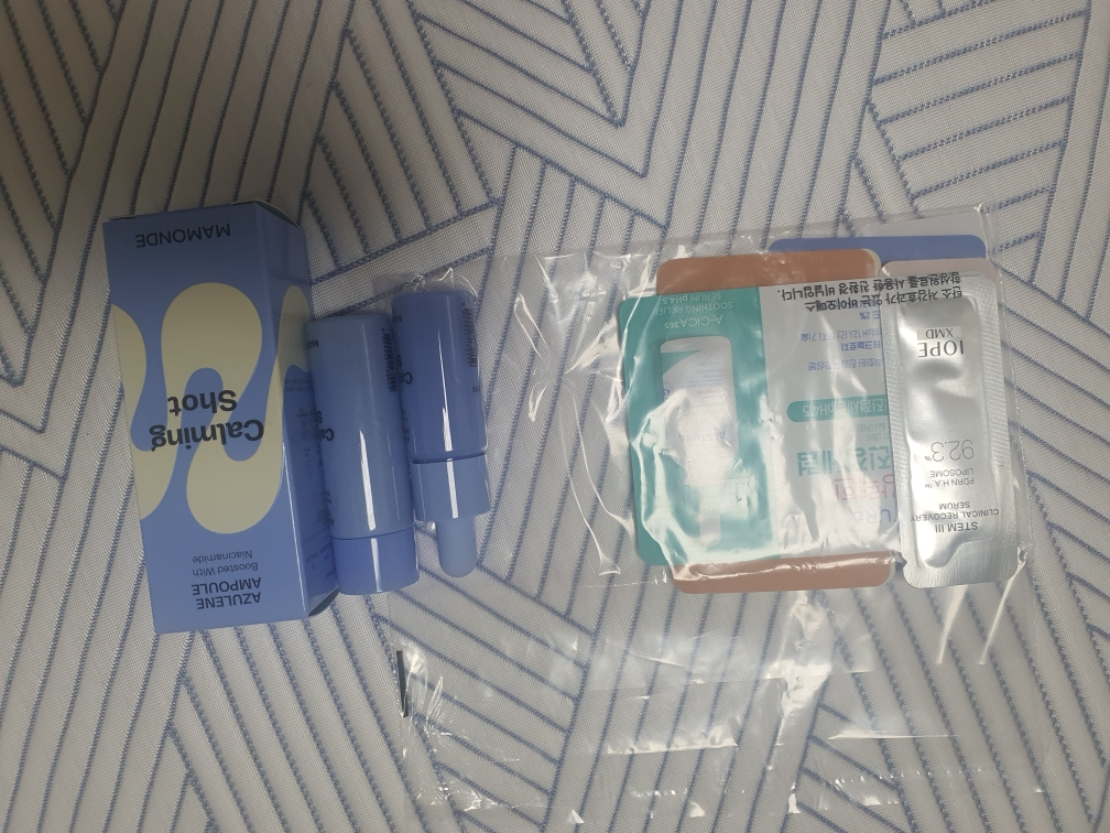 마몽드 (Mamonde) 카밍 샷 아줄렌 흔적 수분 앰플 review image