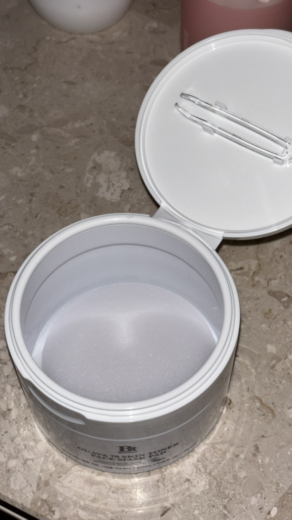 벤튼 (BENTON) 구아바 70 스킨토너 진정 패드팩 review image