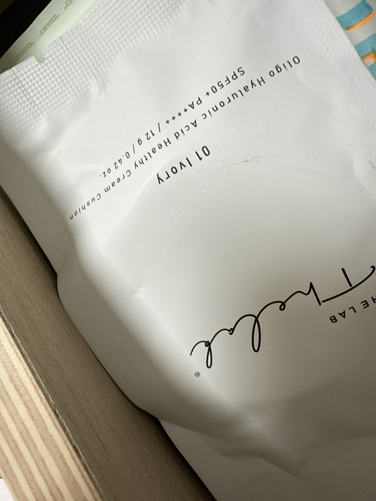 더랩바이블랑두 (THELABbyblancdoux) 올리고 히알루론산 헬씨 크림 쿠션 [SPF50+/PA++++] [01 아이보리] review image