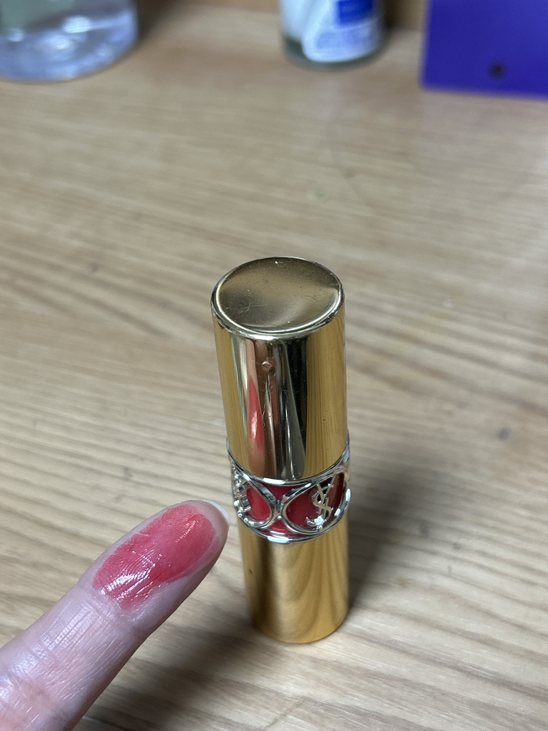 입생로랑뷰티 (YVESSAINTLAURENTBEAUTY) 루쥬 볼륍떼 샤인 [45호 루쥬턱시도] review image