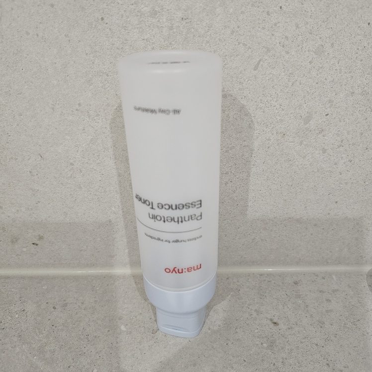 manyo Pantethine Essence Toner review image