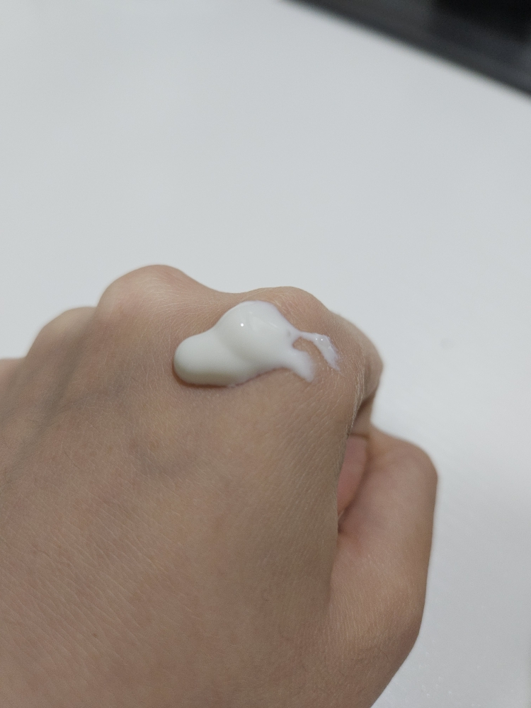 타이디랩 (Tidy Lab) 포어리스 선에센스 [SPF50+/PA++++] review image