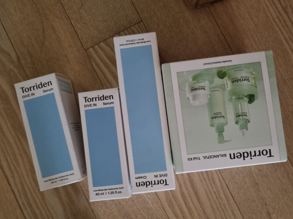 Torriden Kem dưỡng da chứa axit hyaluronic phân tử thấp Dive In review image