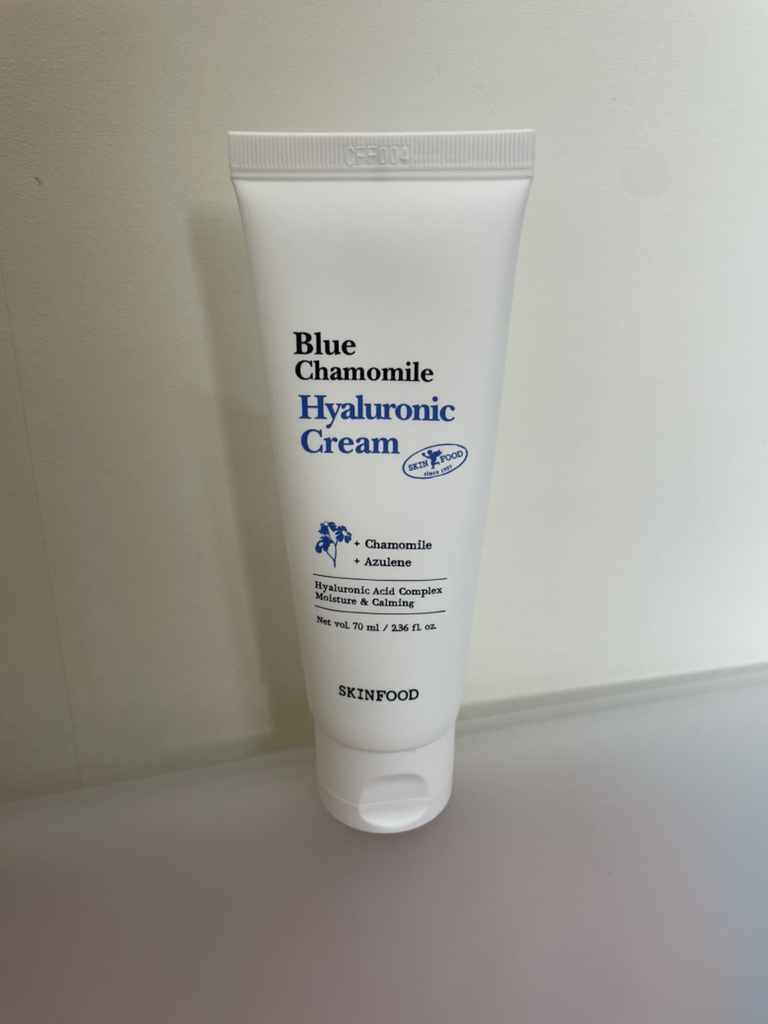 SKINFOOD Kem dưỡng da Blue Chamomile Hyaluronic review image