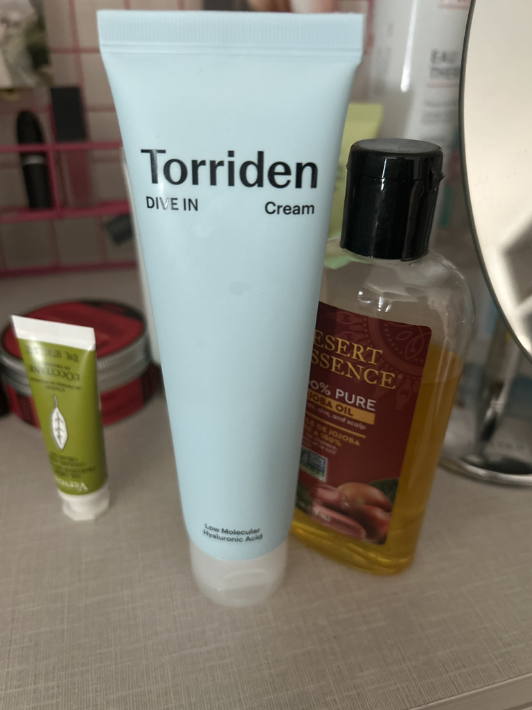 Torriden Kem dưỡng da chứa axit hyaluronic phân tử thấp Dive In review image
