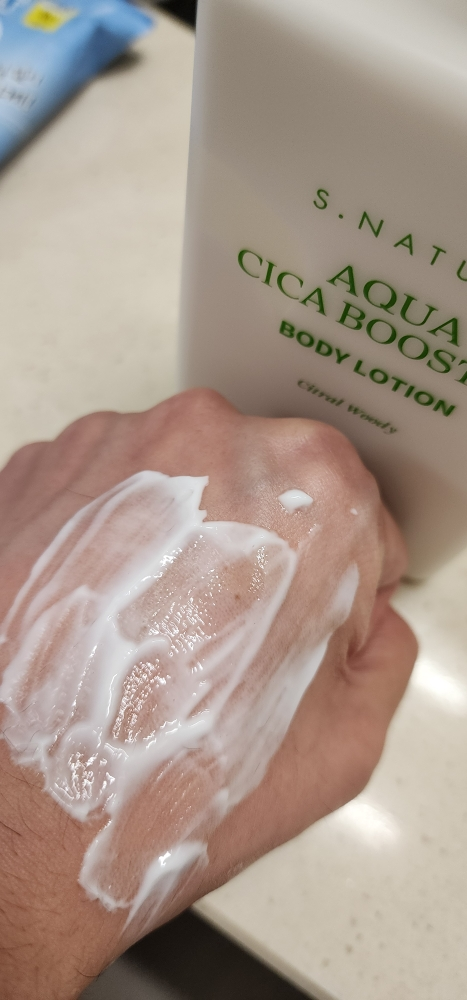 洋葱新公平紫色美白防晒霜 [SPF50+/PA++++]的真实用户使用照片