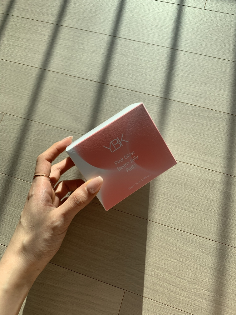 粉红色发光凝胶垫的真实用户使用照片